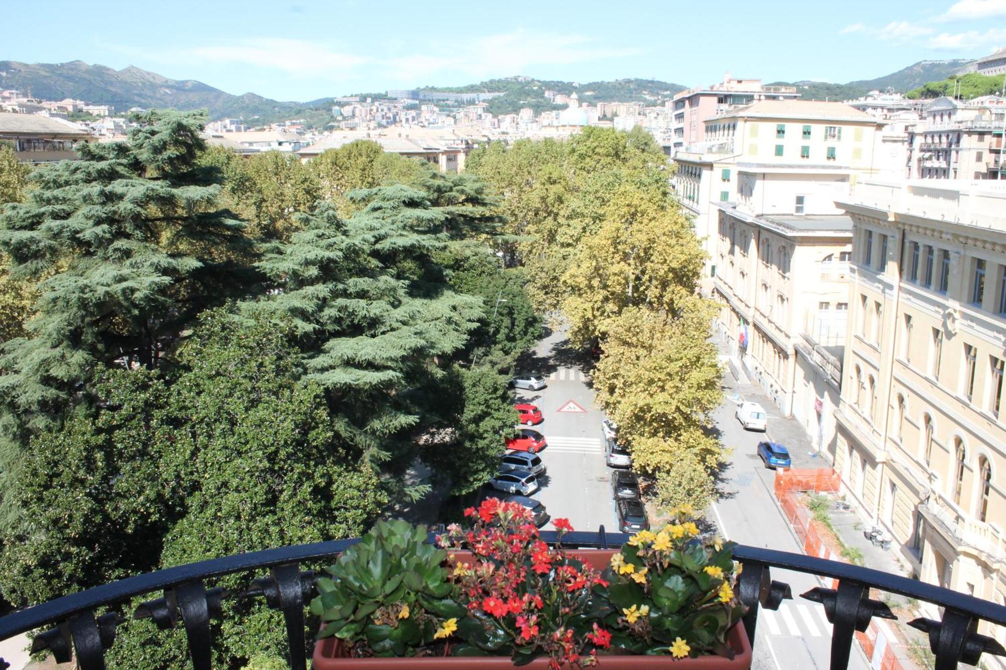 Un Nido Sui Tetti Vicino Al Mare * Genua